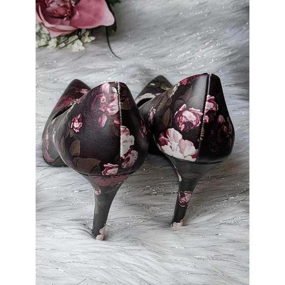 Christian Siriano | Purple Floral Heels Pumps Slip On Pointed Toe Women Size 10 - Picture 5 of 9